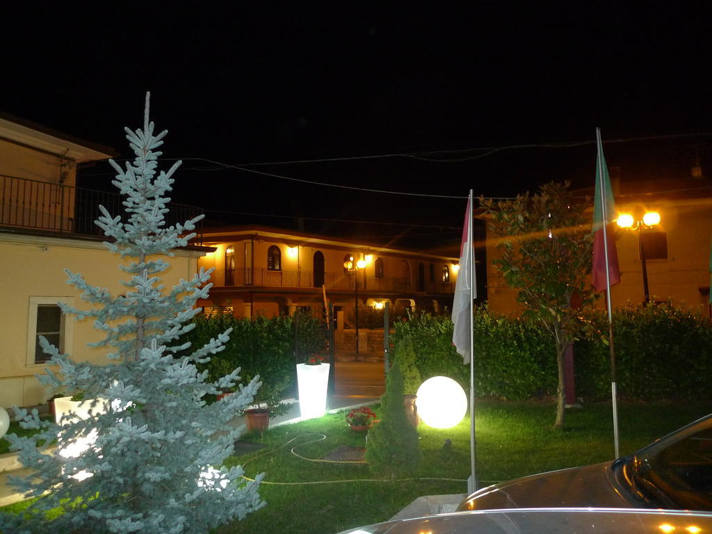 Hotel De Meis Capistrello المظهر الخارجي الصورة