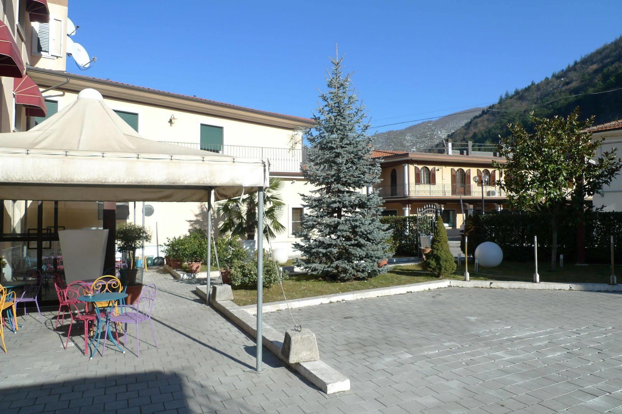 Hotel De Meis Capistrello المظهر الخارجي الصورة