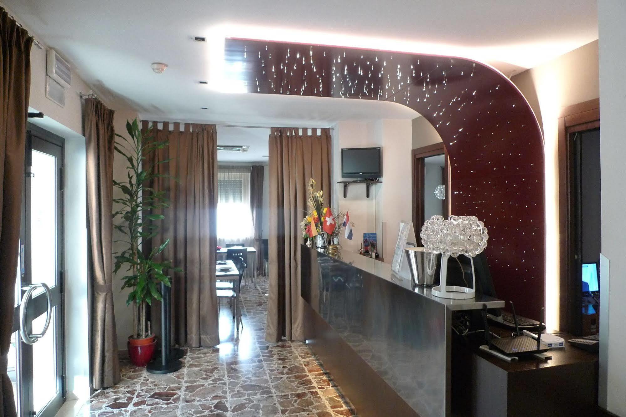 Hotel De Meis Capistrello المظهر الخارجي الصورة
