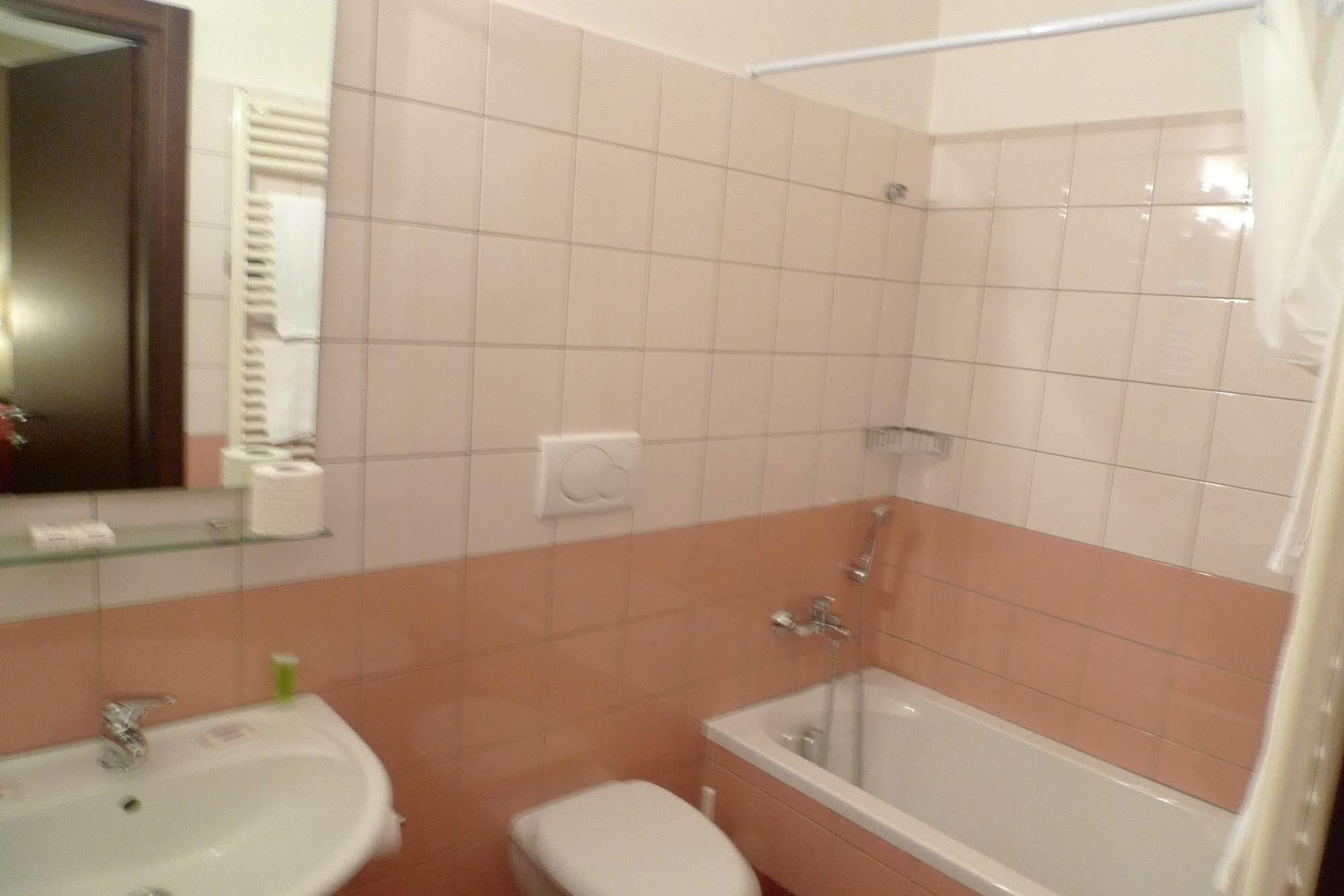 Hotel De Meis Capistrello المظهر الخارجي الصورة