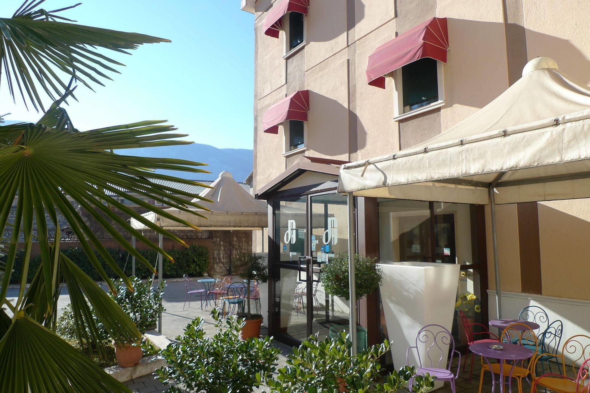 Hotel De Meis Capistrello المظهر الخارجي الصورة